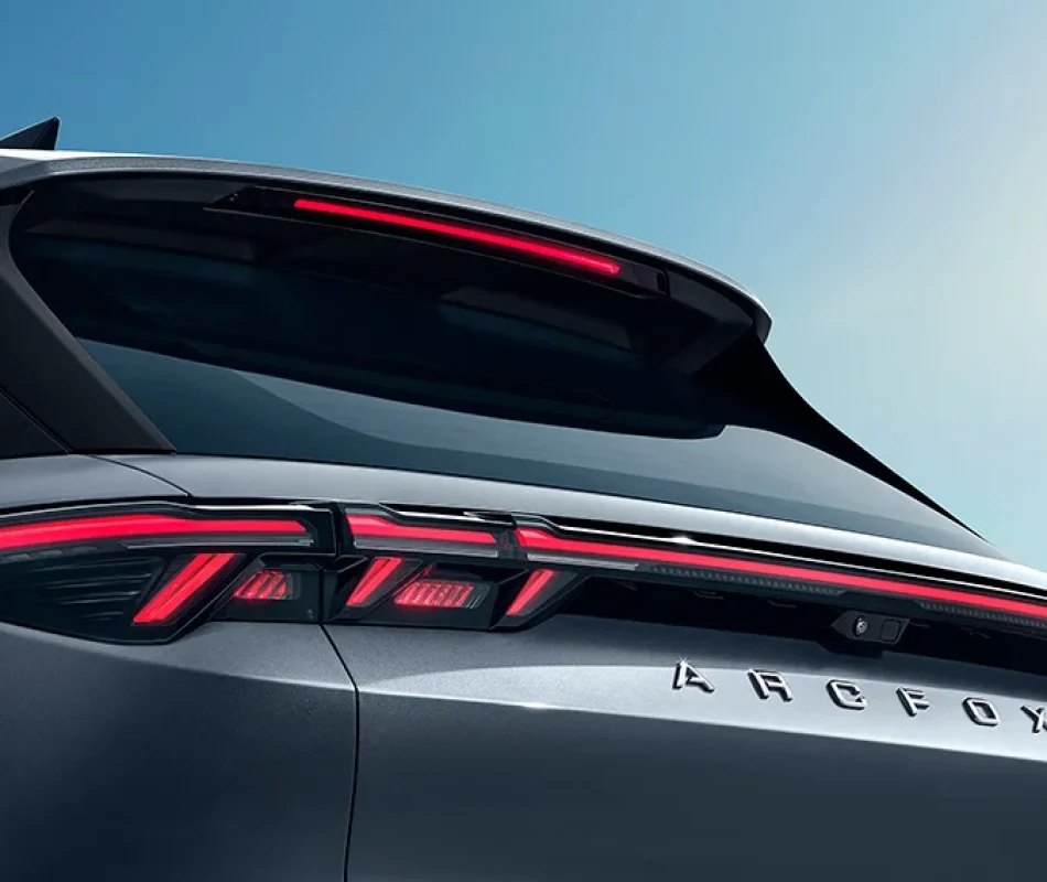 尾部车灯特写r g b 2M